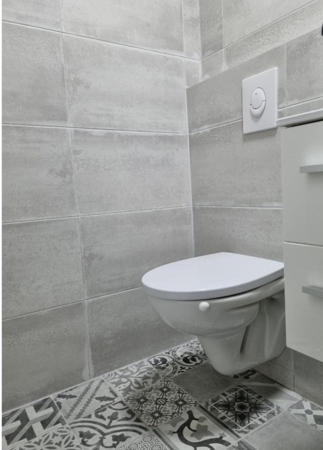 Studio Apartment Rosalie Спліт Екстер'єр фото