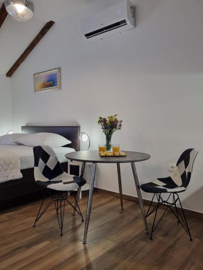 Studio Apartment Rosalie Спліт Екстер'єр фото