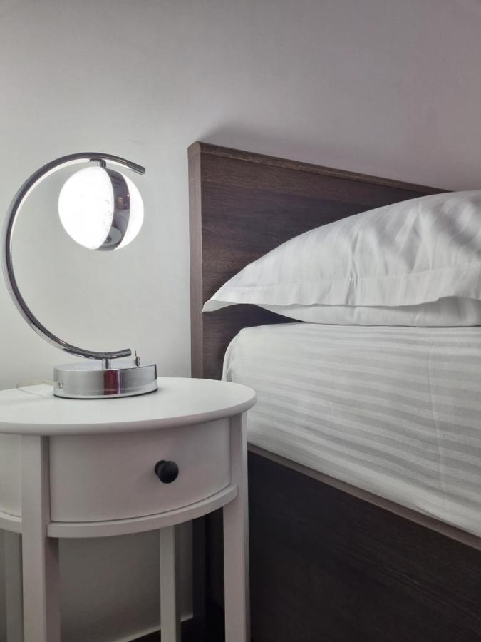 Studio Apartment Rosalie Спліт Екстер'єр фото